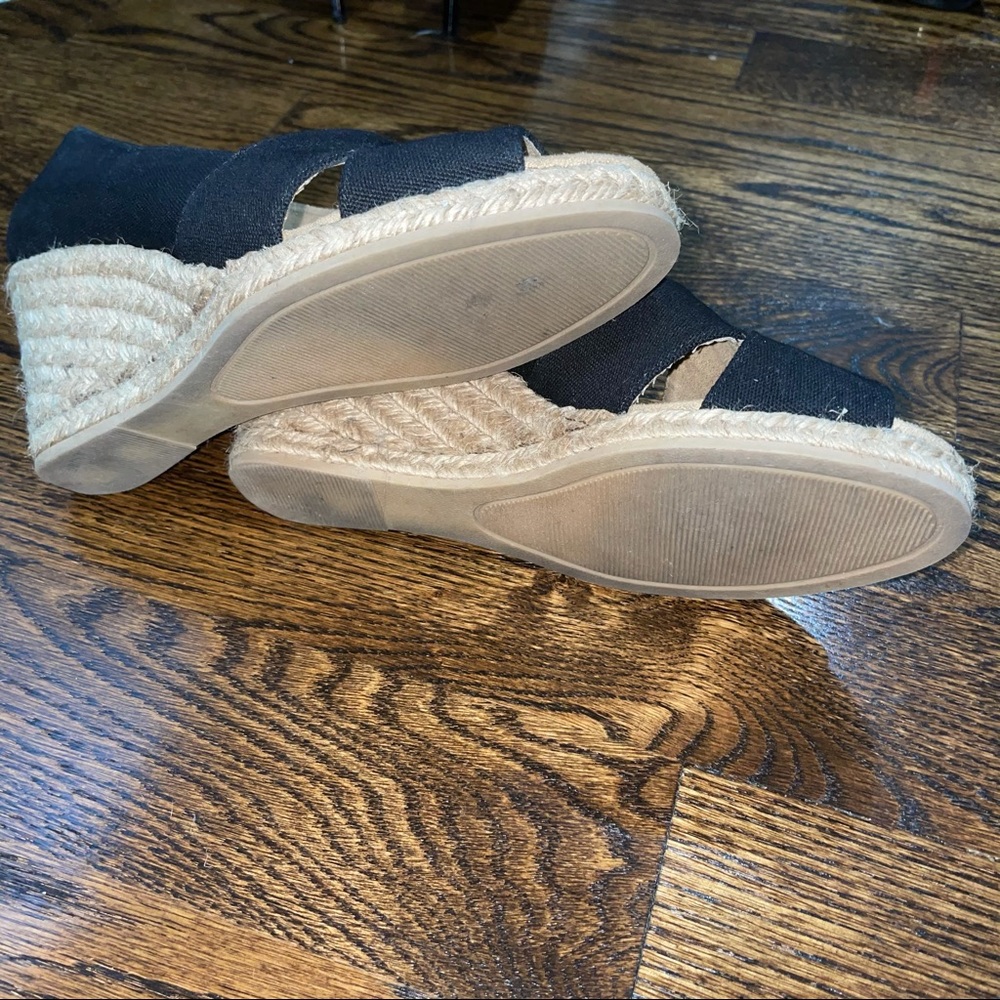 G.H. Bass & Co. black canvas black wedges 7.5 - Picture 7 of 7